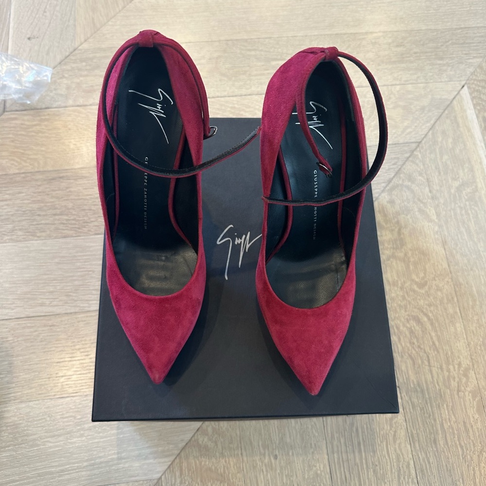 Giuseppe Zanotti  Suade Red Platform pump